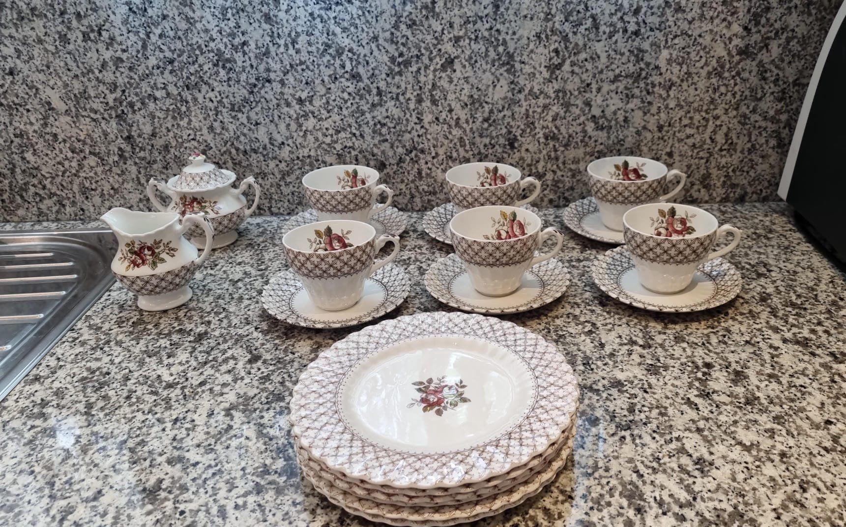 Set di piatti: Servizio da caffè inglese J&G MEAKIN England – Usato da Cadenazzo venduto da man_9hnd