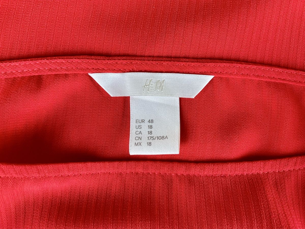 H&M Camicette: H&M - raffiniertes Blusenshirt, neuwertig, Gr. 48 – Nuovo (secondo la descrizione) da Regensdorf venduto da lotti8105 3