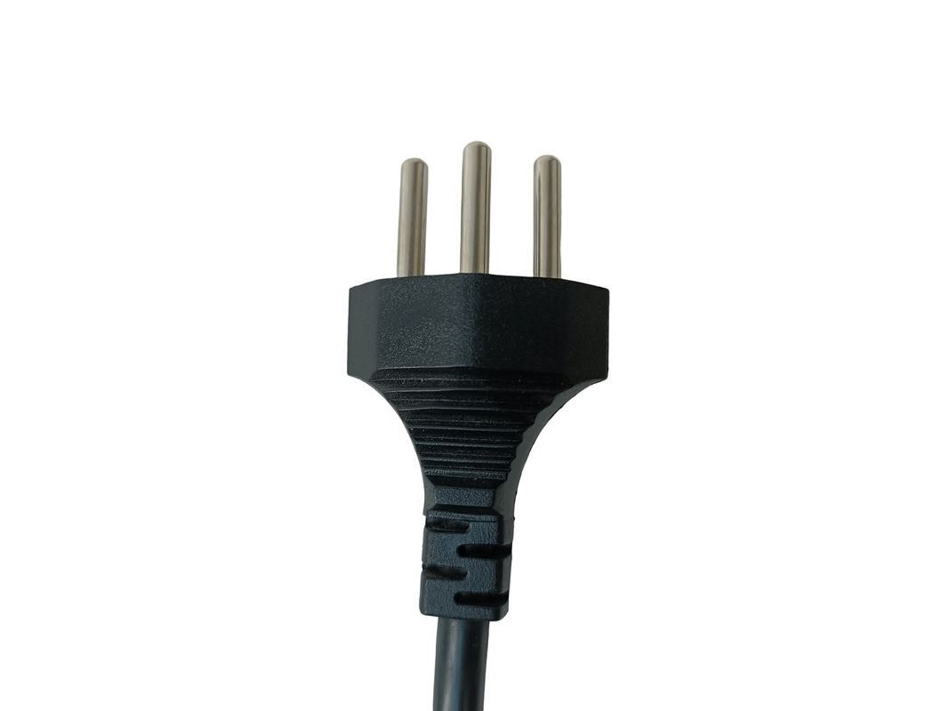 Kabel: QUEEN PUO Netzkabel mit IEC-C5-Stecker – Gebraucht aus Luzern von Restwert_Luzern 2