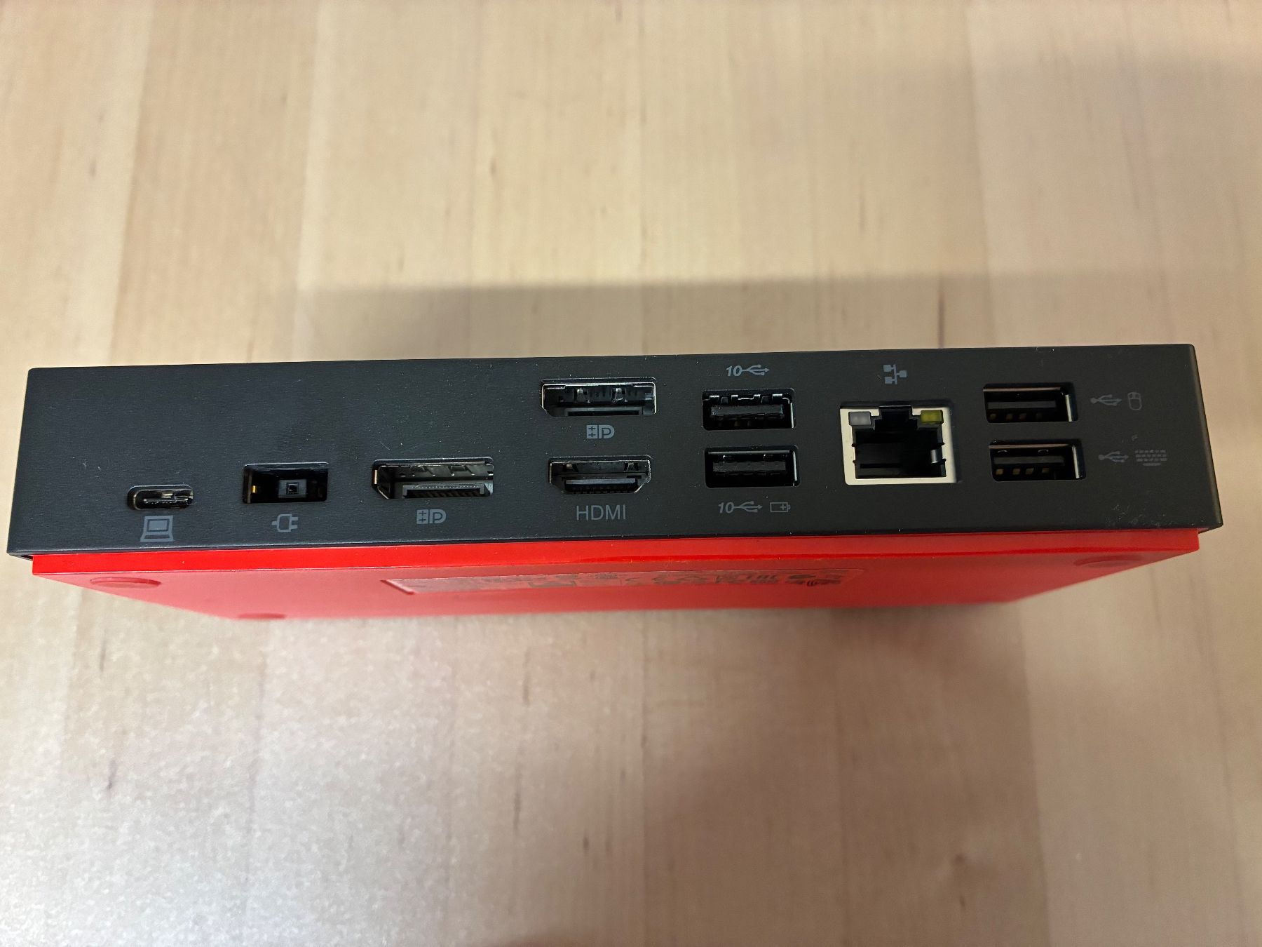 Lenovo Docking station: Lenovo ThinkPad USB-C Dock Gen2 – Usato da Zürich venduto da van_5xbk 1