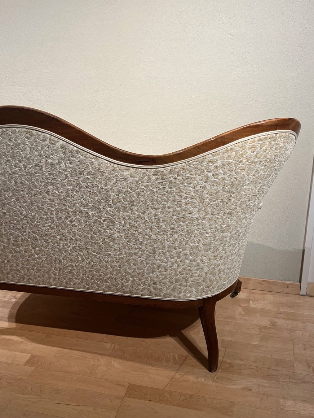 Sofas: Louis Philippe Sofa mit Leopardenmuster – Gebraucht aus Herrliberg von EnricoTschatscheder 4