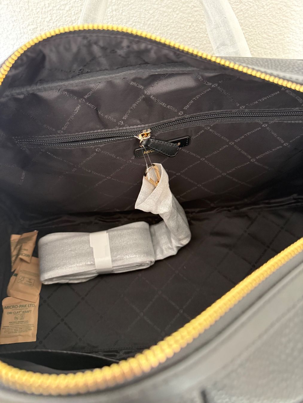 Michael Kors Sacs femmes: Michael Kors Weekender black – Neuf avec emballage d'origine à Wiedlisbach par Sistershop 5