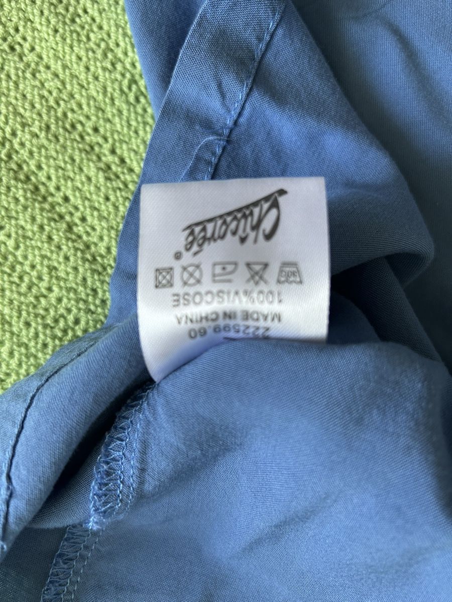 Robes: Einfaches  Sommerkleid – D'occasion à Rüti ZH par Masken 4