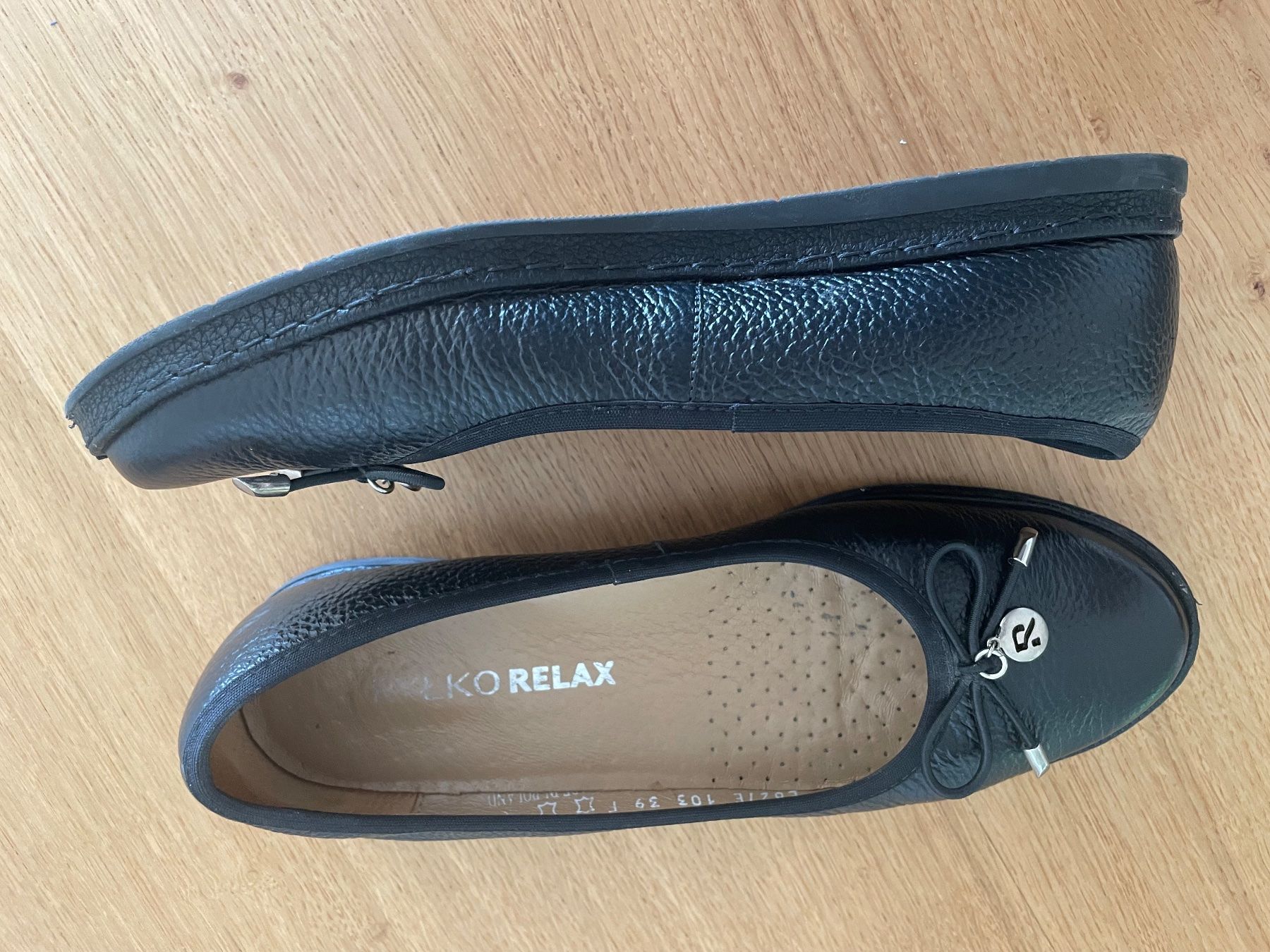 Scarpe da donna: Leder Ballerinas 39 schwarz – Usato da Würenlos venduto da baslerdybli01 1