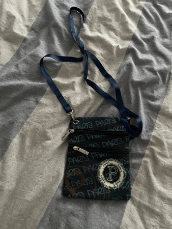Praktische Umhängetasche "Paris" - Ideal für den Sommer!