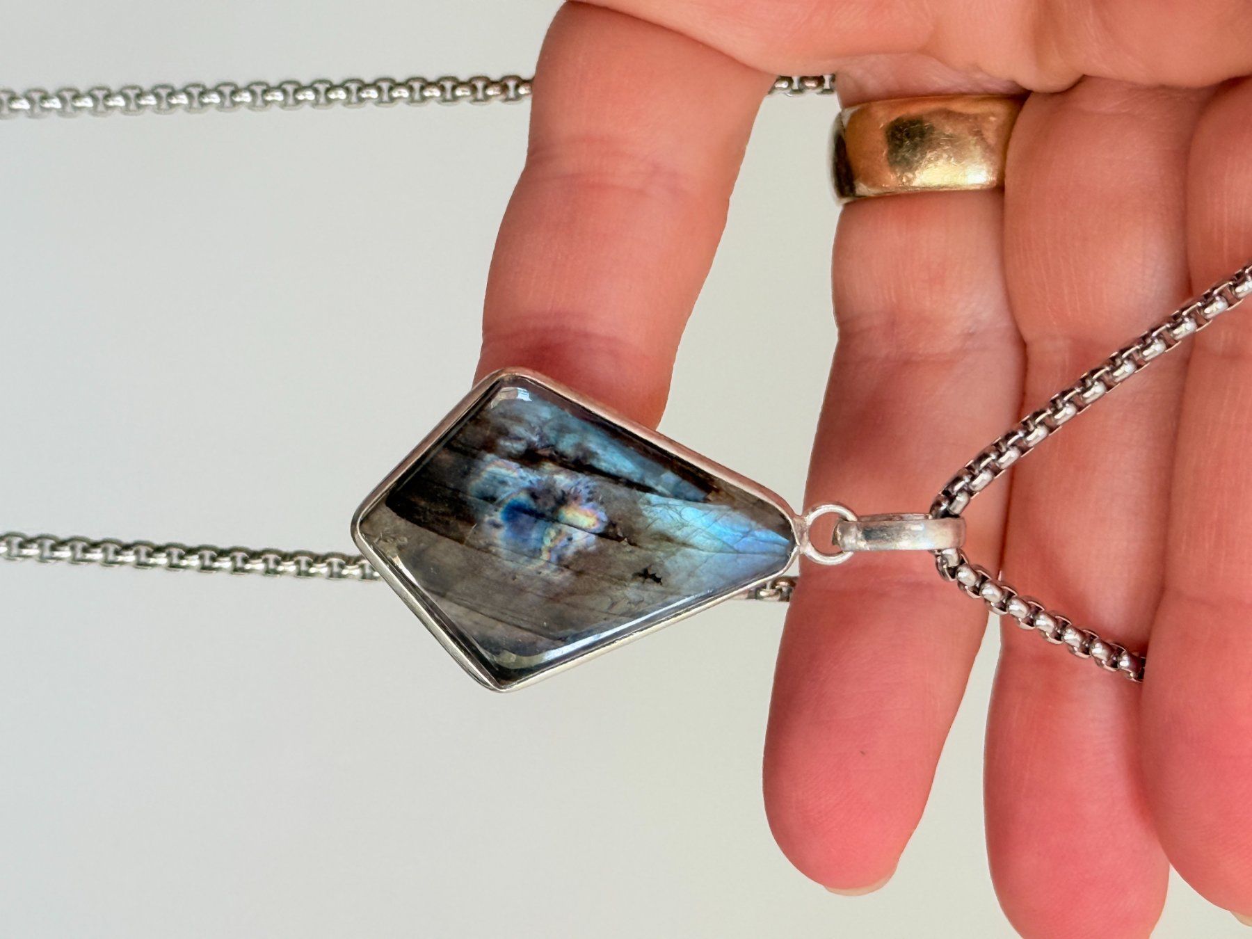Catenine: Collier labradorite, élégant et tendance ✨ – Nuovo e nell'imballaggio originale da Genève venduto da AWWA 4