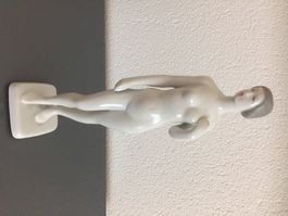 Porzellanfigur: seltener Frauenakt der Manufaktur Hollohàza
