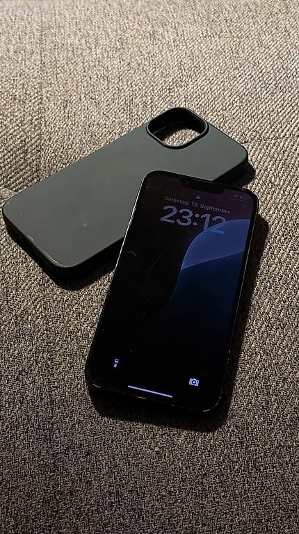 Telefoni cellulari / Smartphones: iPhone 14 128GB  Midnight – Usato da Dübendorf venduto da glori_b