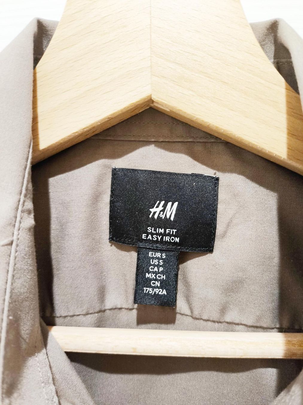 H&M Camicie: Camicia uomo H&M Slim Fit Easy Iron – Nuovo (secondo la descrizione) da Pregassona venduto da tec_gdd7 1