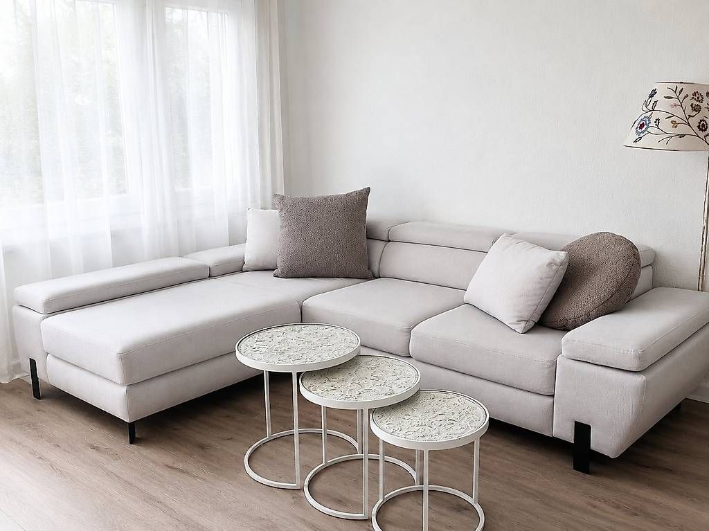 Sofas: Ecksofa  Weiss/Beige  mit Schlaffunktion, Bettkasten – Gebraucht aus Gams von nat_sjt8