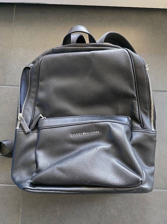 Tommy Hilfiger Zaini: Tommy Hilfiger Lederrucksack – Usato da Frick venduto da raphi_S 4