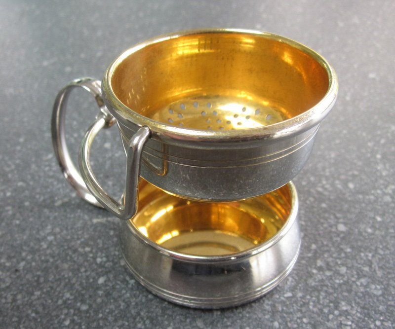 Elettrodomestici da cucina: Teebeutelhalter / Sieb mit Tropfschale aus Metall – Usato da Bischofszell venduto da raika 5