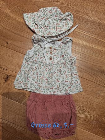 Sommerliches Baby Set Gr. 62, Bluse,Hose und Sonnenhut.