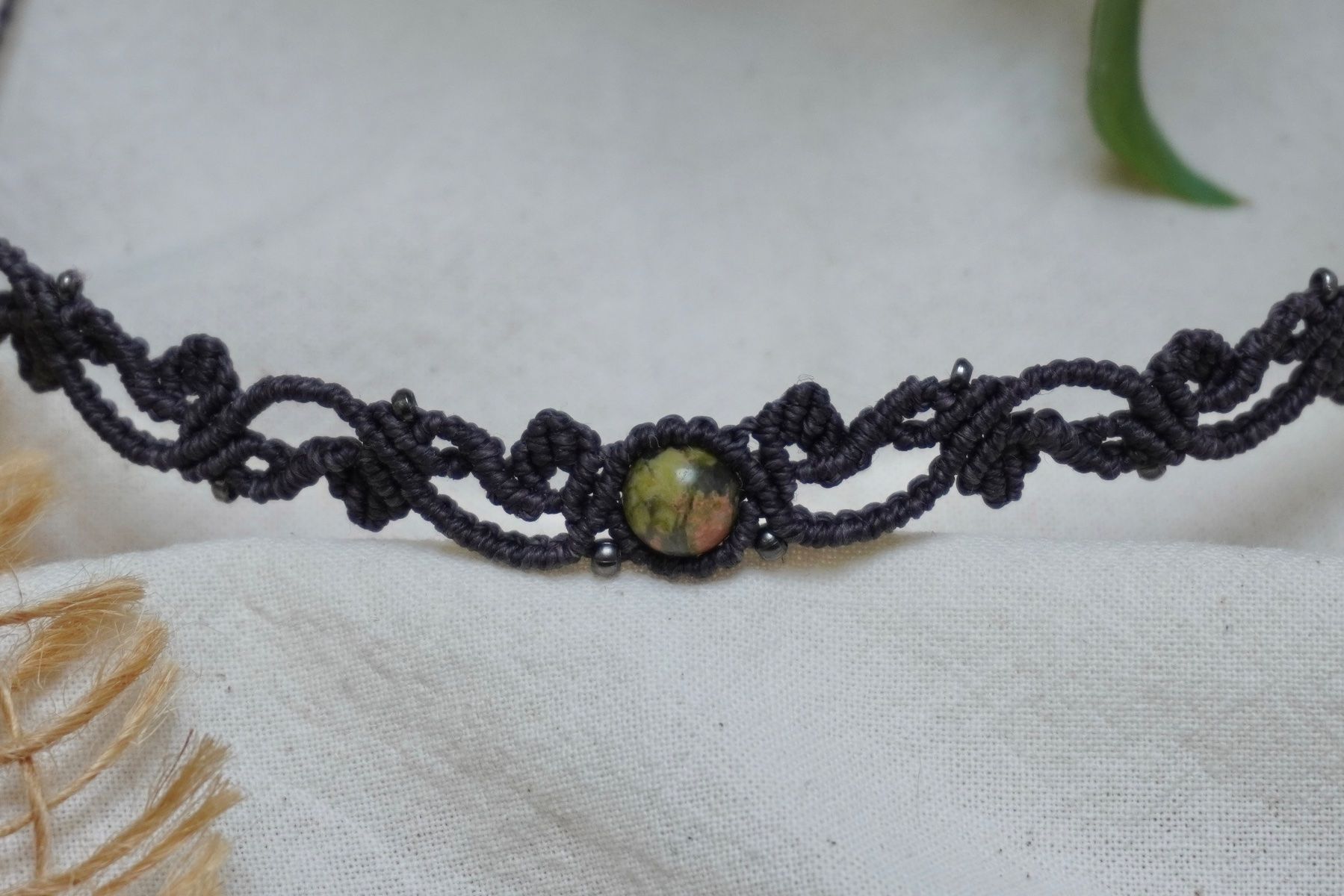 Catenine: amara - Makramee Choker-Halskette - Personalisierbar – Nuovo (secondo la descrizione) da Heerbrugg venduto da R.St27 3