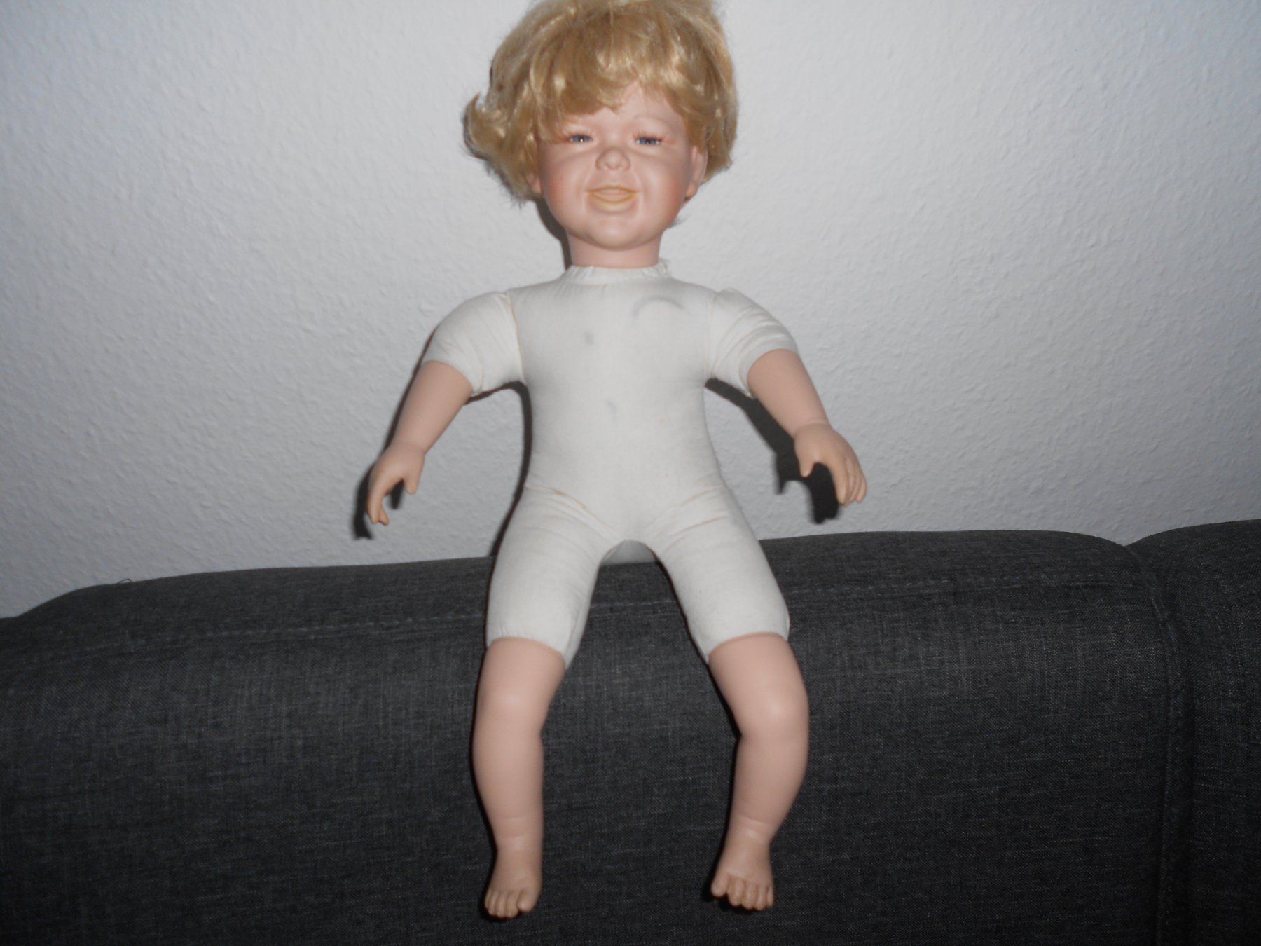 Bambole: Künstlerpuppe Junge – Nuovo e nell'imballaggio originale da Neuenhof venduto da Angel40 1