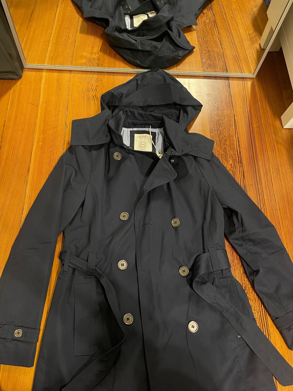 Esprit Giacche: Dunkelblauer Esprit Trenchcoat – Nuovo e nell'imballaggio originale da Lenzburg venduto da CelinaS01 1