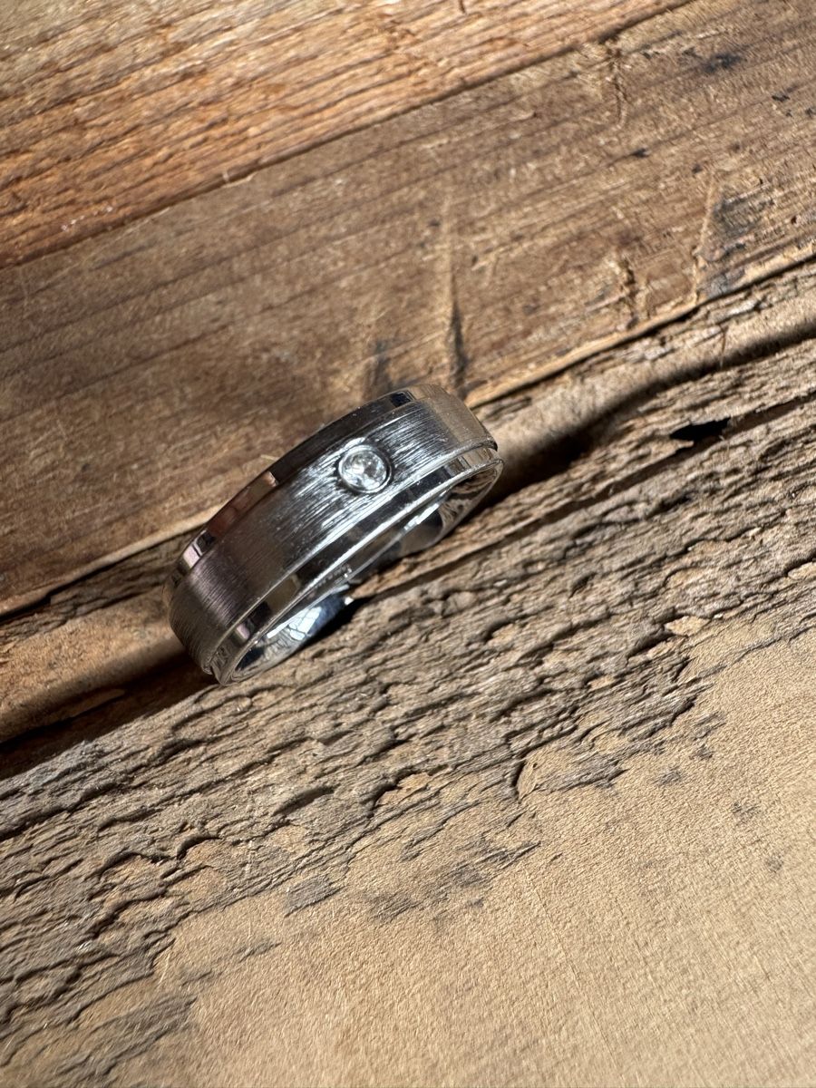 Bagues: Ring mit kleinem Stein – D'occasion à Nesslau par laurazimtstern 1