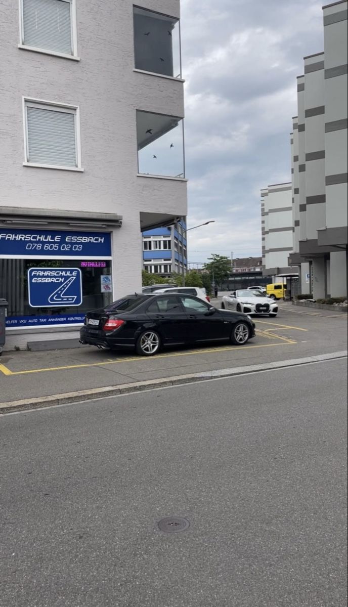 Services et réparations: Mercedes c250d Mieten – D'occasion à zürich par khouya01 1