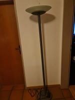 Elegante Stehlampe - Perfekt für gemütliche Winterabende!