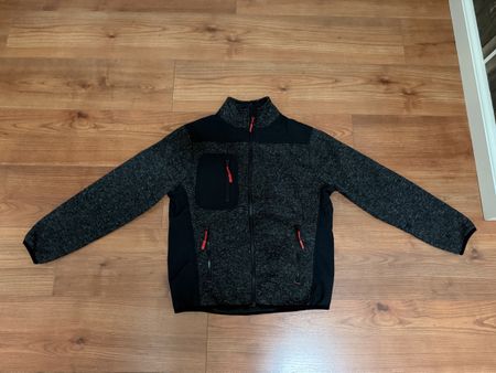 Atrium Strick-/Fleecejacke Grösse S – Grau/Schwarz mit roten