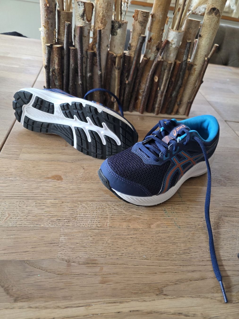 Asics Chaussures garçon: Asics NEU! Turnschuhe Gr.33.5 – Neuf (Voir description) à St. Peterzell par upcycling_ 1