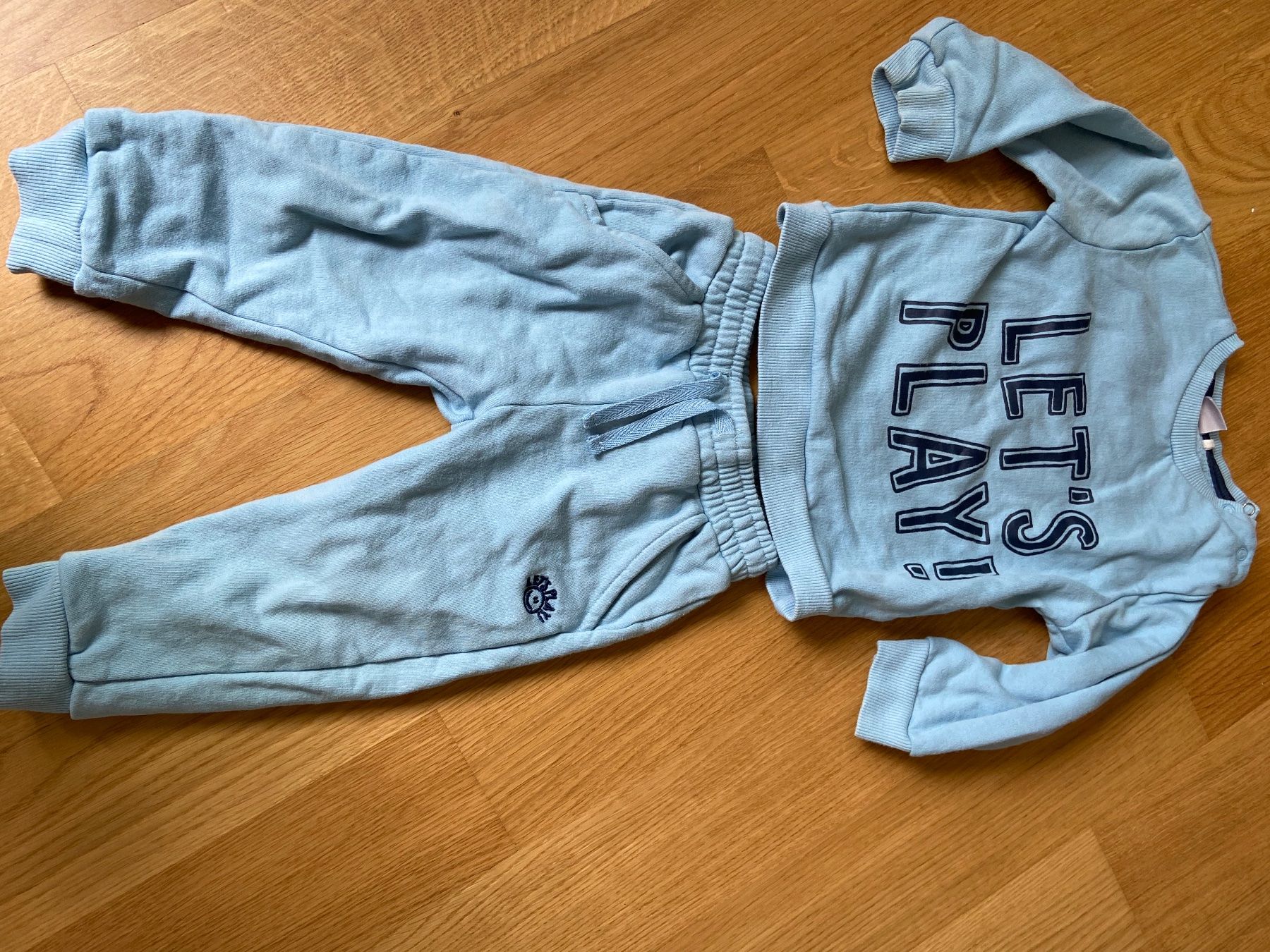 Lotti di vestiti: Trainer Hose / Pulli in Gr 86 – Usato da Zollikerberg venduto da Boston1981