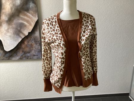 Damen Strickjacke mit T-Shirt  Leo Print braun Gr. 36/38