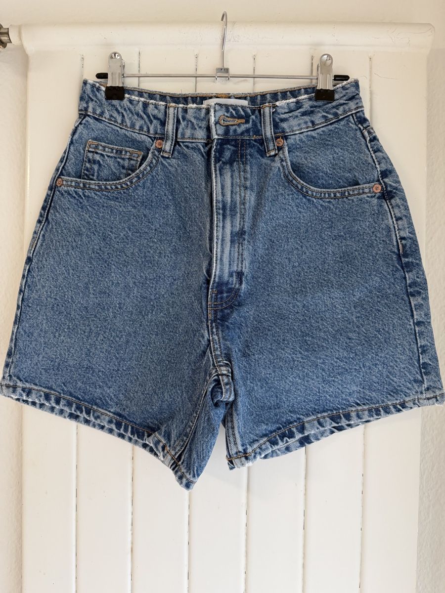 Zara Jeans: Zara Jeans Shorts – Gebraucht aus Dietikon von and_nw92