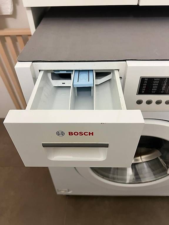 Waschmaschinen: Lave-linge Bosch + sèche-linge + meuble IKEA  – Gebraucht aus Lausanne von ron_zcr9 1