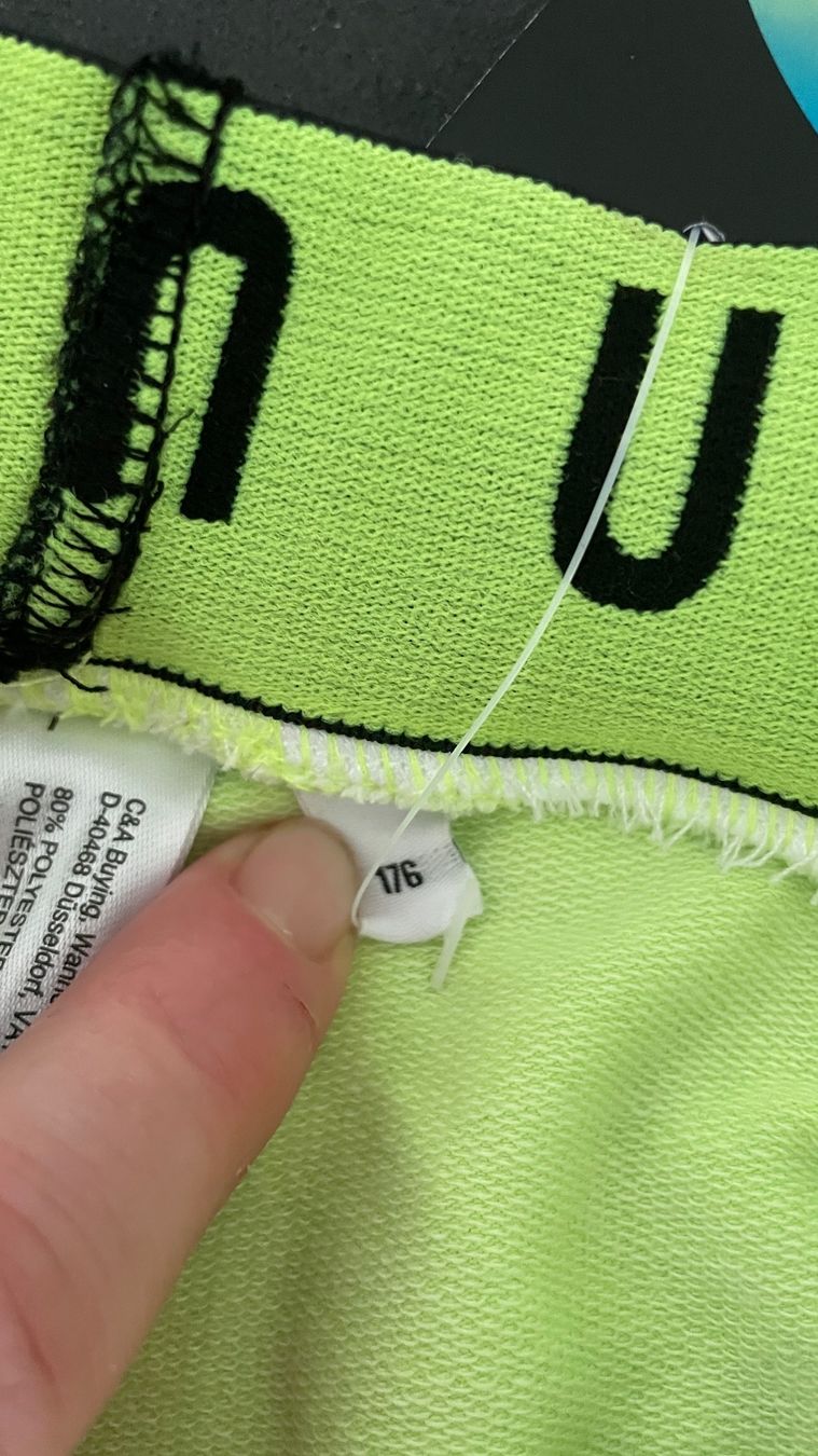 Hosen: Kurze Hosen Grösse 176 – Neu (gemäss Beschreibung) aus Neuenkirch von balani 2
