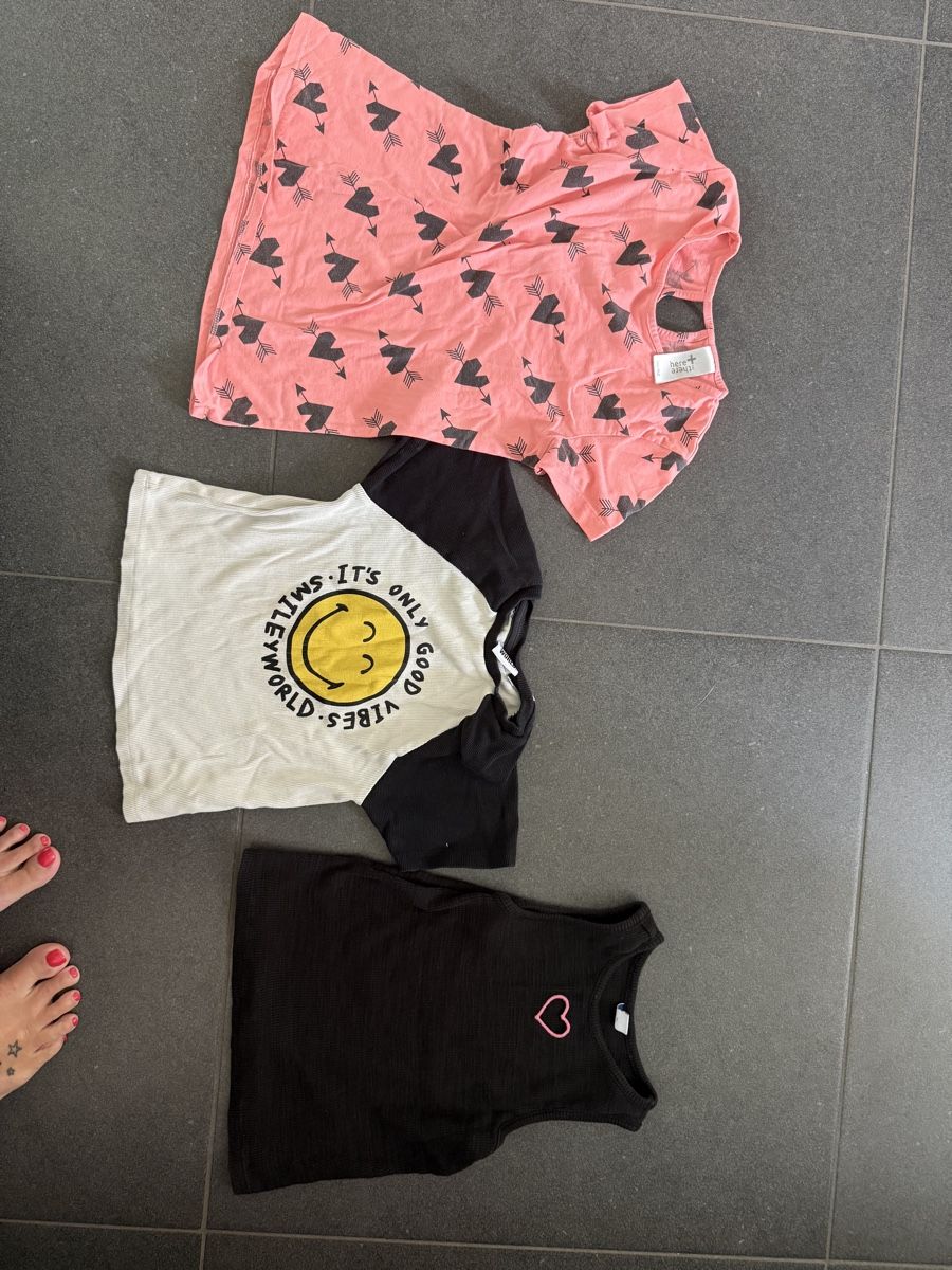 Ensembles coordonnés: Kleiderpaket shirts 140/146 – D'occasion à Buttikon SZ par Kellerabteil
