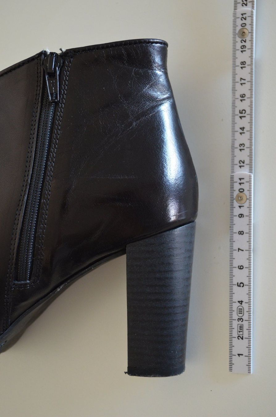 Scarpe da donna: Leder Stiefelette – Usato da Locarno venduto da DarjaRonco 2
