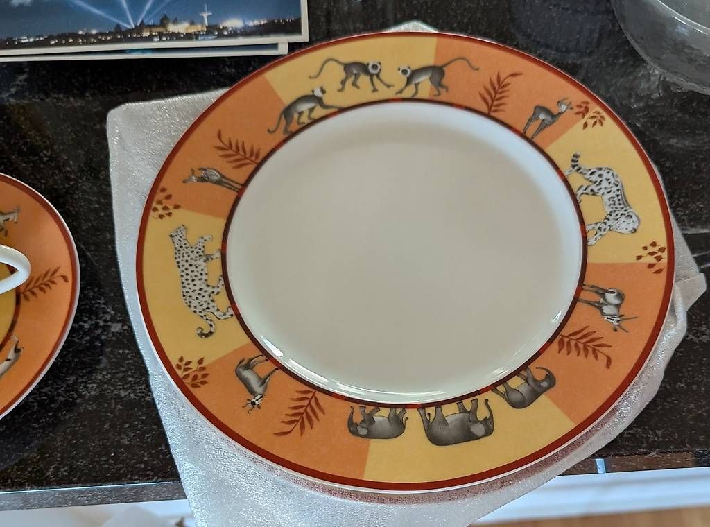 Geschirrsets: Hermes Africa - komplettes Set NEU – Gebraucht aus Riniken von 7ch_bx5j 1