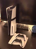 Playstation 5 pro disc + 2 Controller