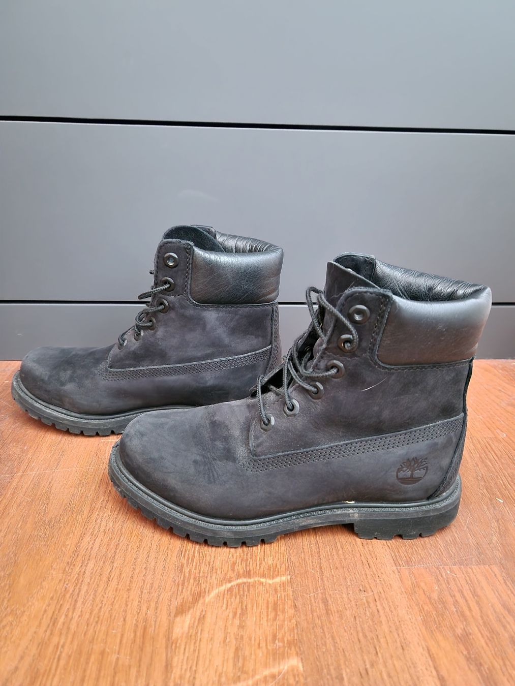Timberland Scarpe da donna: Timberland Boots schwarz Gr. 37,5 – Usato da Frauenkappelen venduto da sarahgygax_ 1