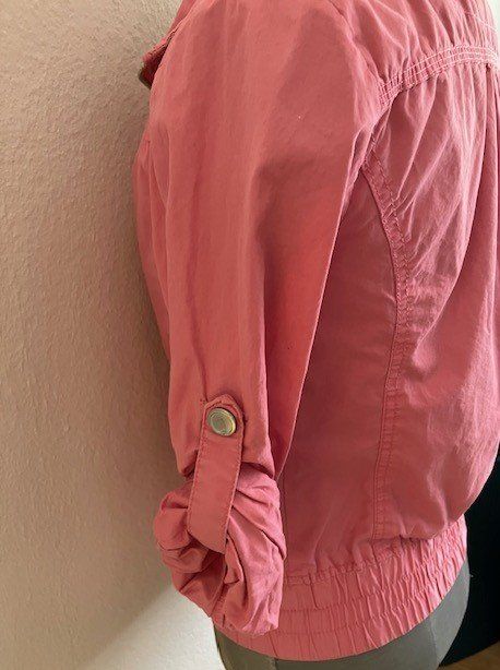 Vestes & Manteaux: Veste rose taille S, mi-saison 🌺 🌸 – D'occasion à Marin-Epagnier par rchouchouu 2