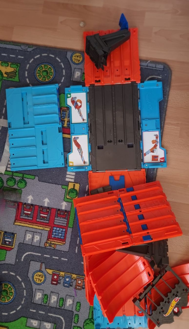 Hot Wheels Spielzeuge: 7x Hot Wheels Bahnen – Gebraucht aus Konolfingen von Goofy021 7
