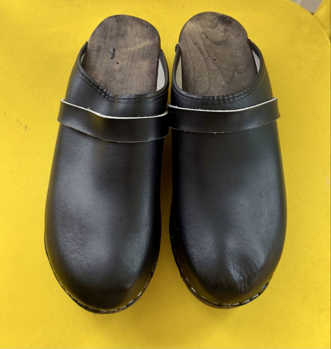 Scarpe da uomo: Original Swedish Clogs Leder Dunkelblau Gr. 40 – Nuovo (secondo la descrizione) da Zürich venduto da dta_k2q9