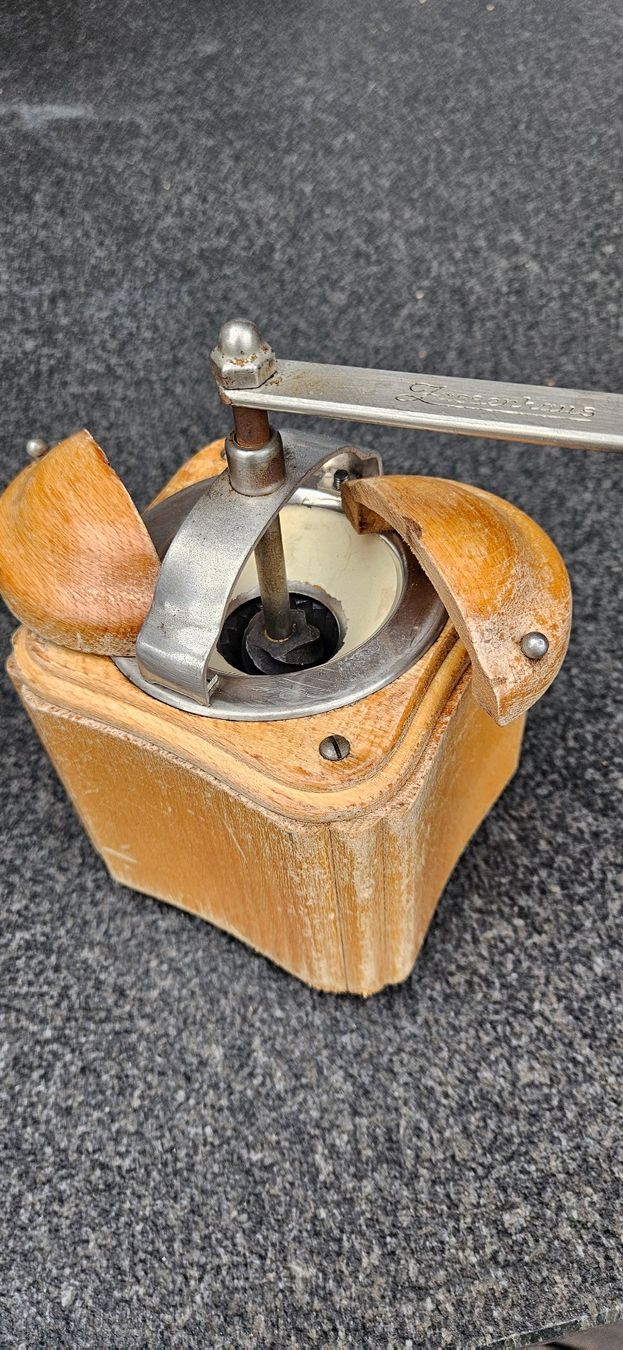 Zassenhaus Elettrodomestici da cucina: ANTIKE PFEFFERMÜHLE – Usato da ZIHLSCHLACHT venduto da Raja9 2