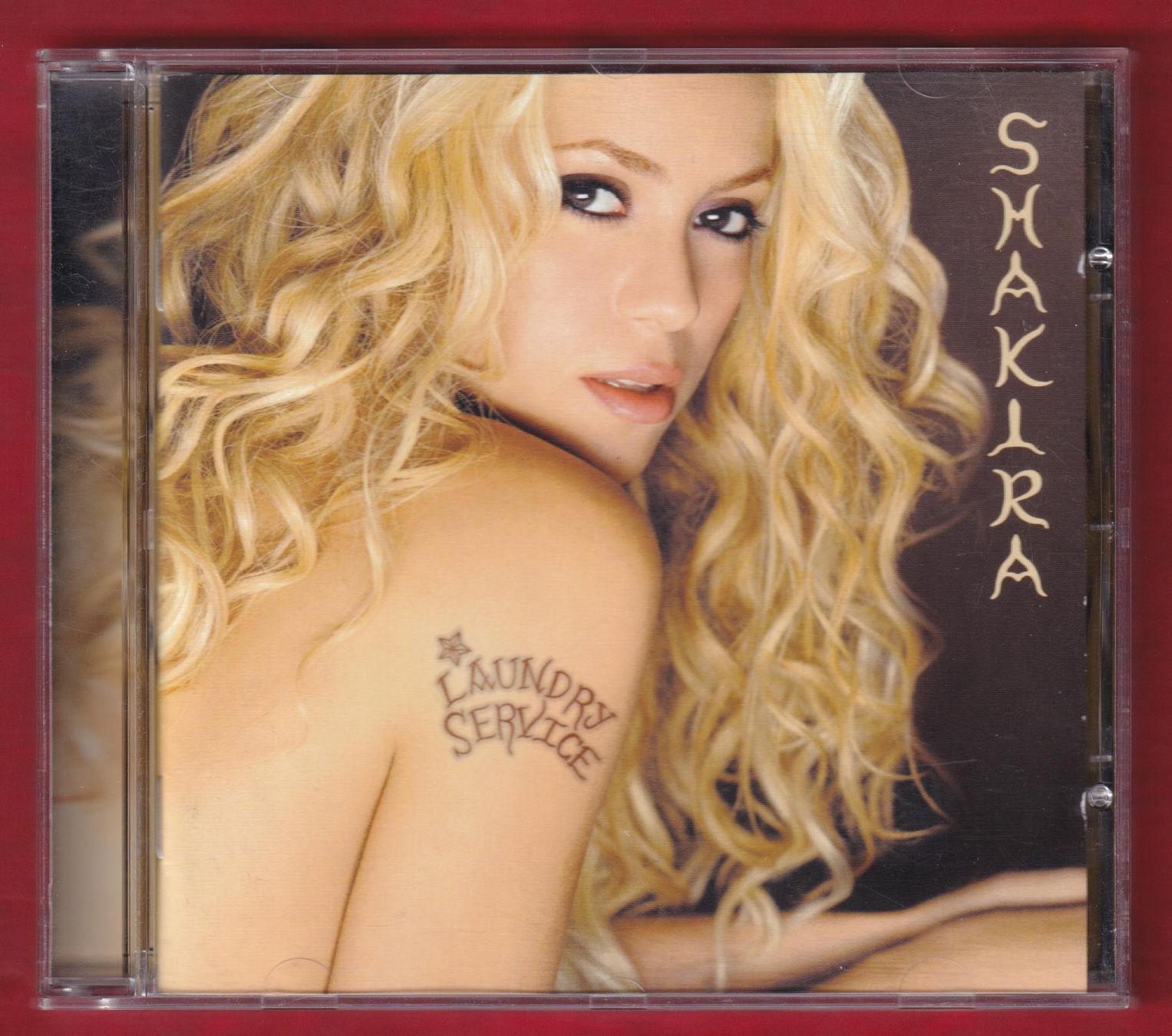 CD: Shakira - Laundry Service (CD) – Usato da Zürich venduto da Pfluftl2000