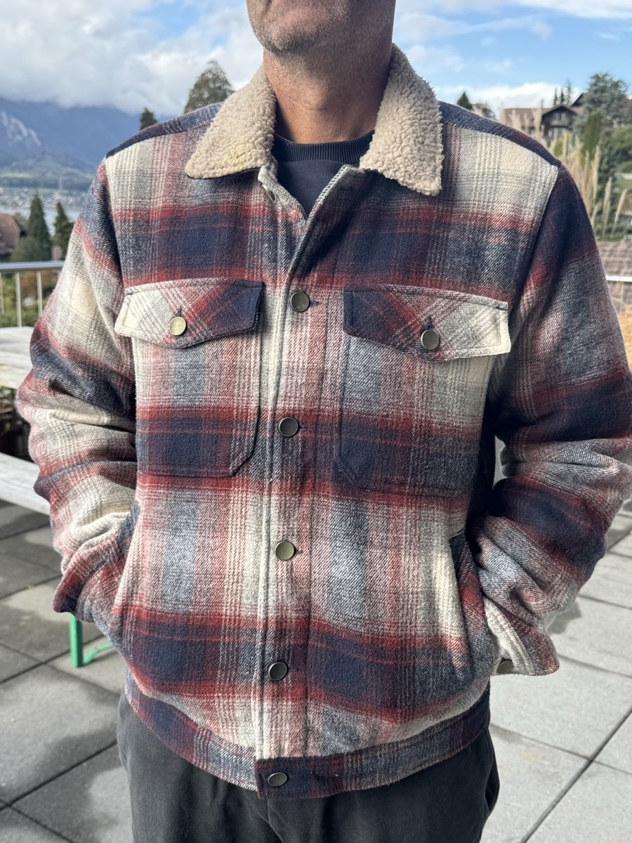 Billabong Vestes: Billabong Jacke kariert mit Teddyfutter gebraucht – D'occasion à Oberhofen Thun'see par Poleeto