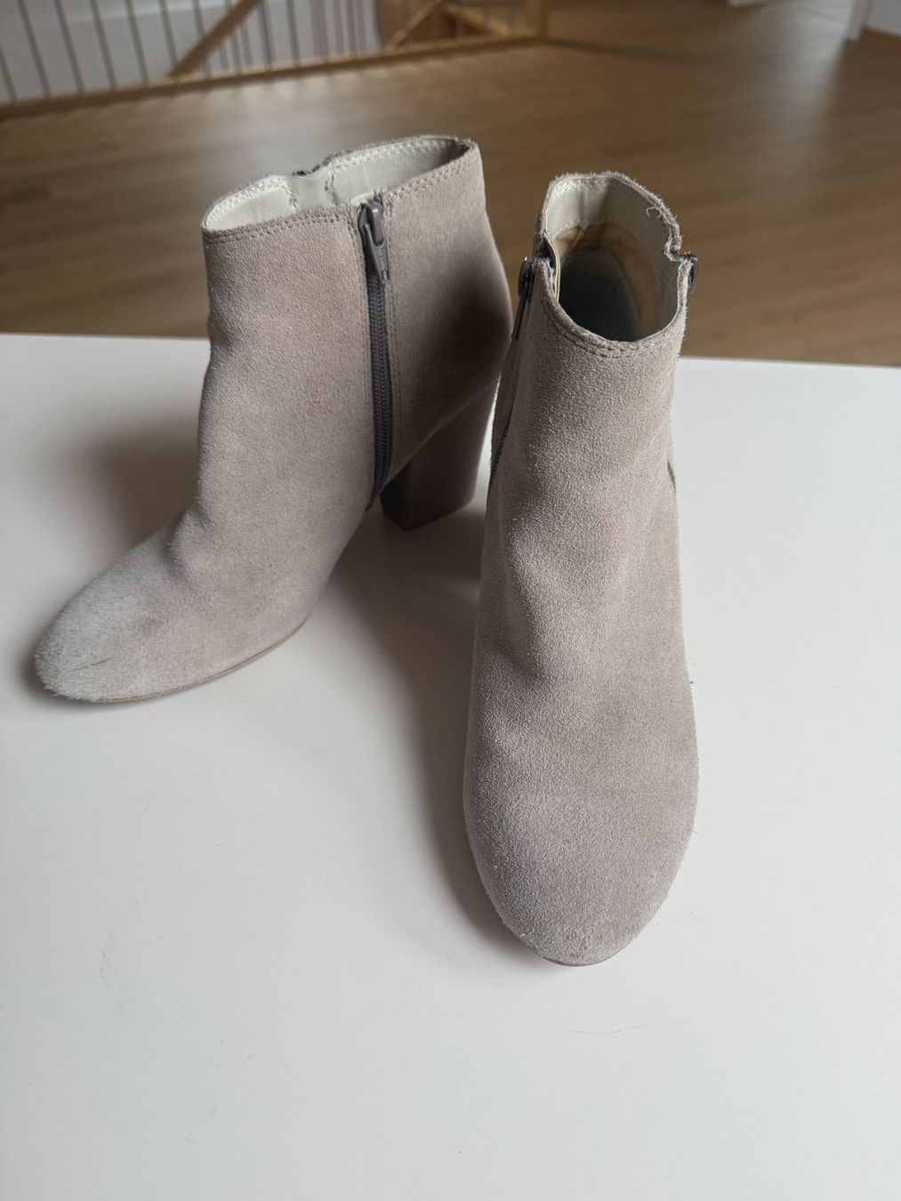 Damenschuhe: Ab 1.- Bata Wildleder Stiefeletten, Gr 40 – Gebraucht aus Jonen von 8916
