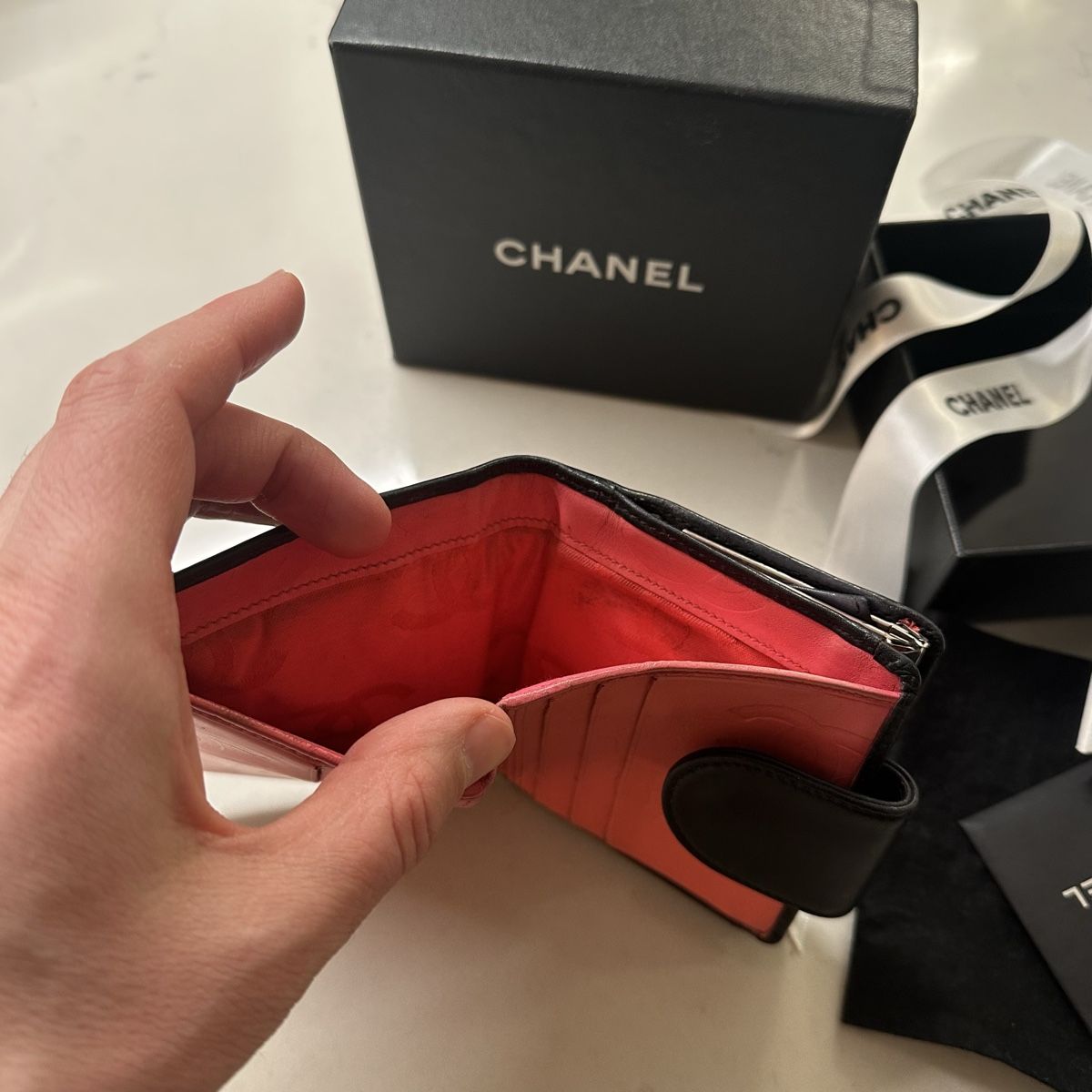 Chanel Portamonete: Chanel Black Caviar Leather Wallet (2004) – Usato da Zürich venduto da OldtownShop 4