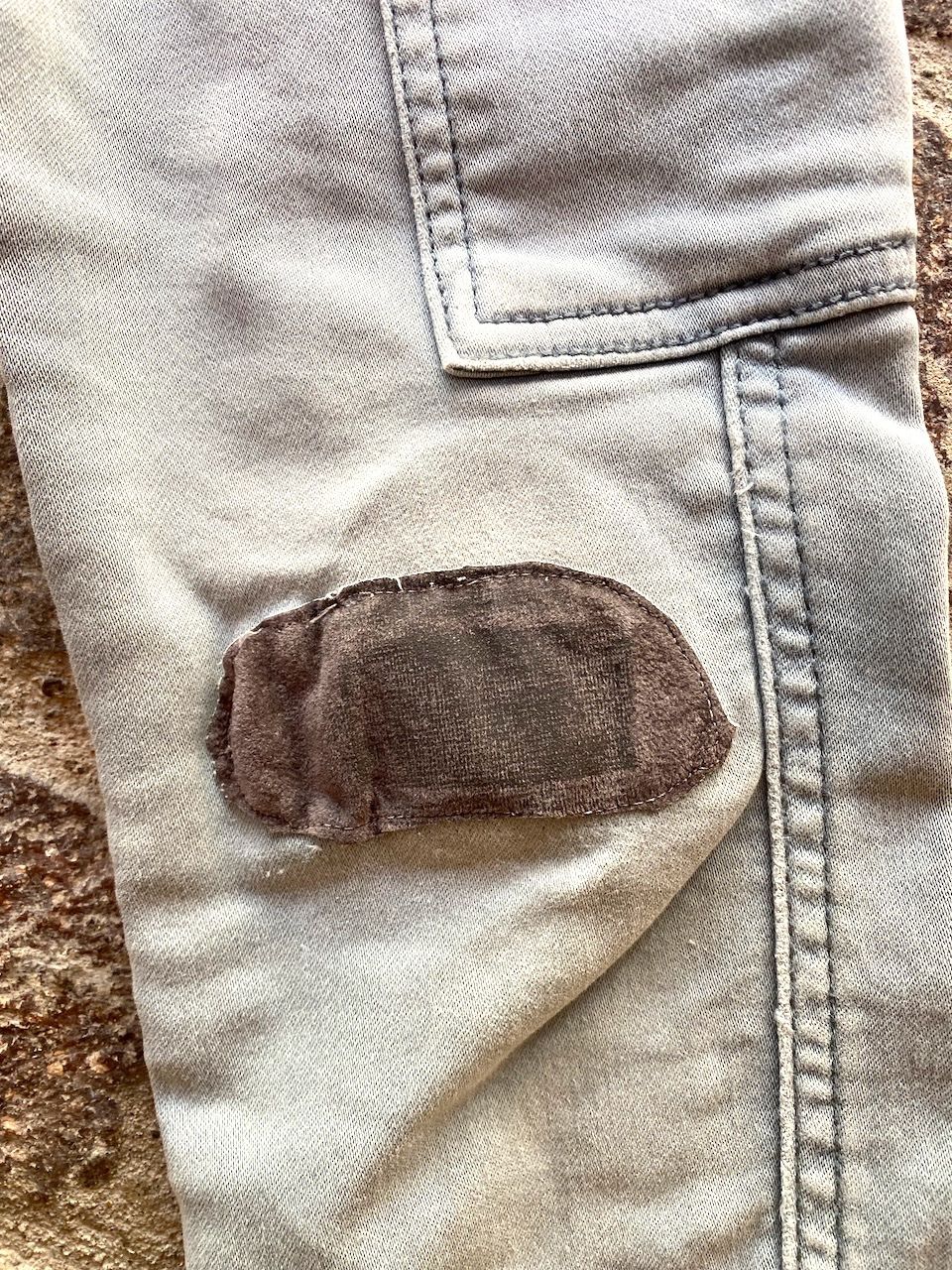 Pantaloni: Robuste Kinder Cargo Jeans, Gr. 98/104 – Usato da Uster venduto da ros_pym8 2