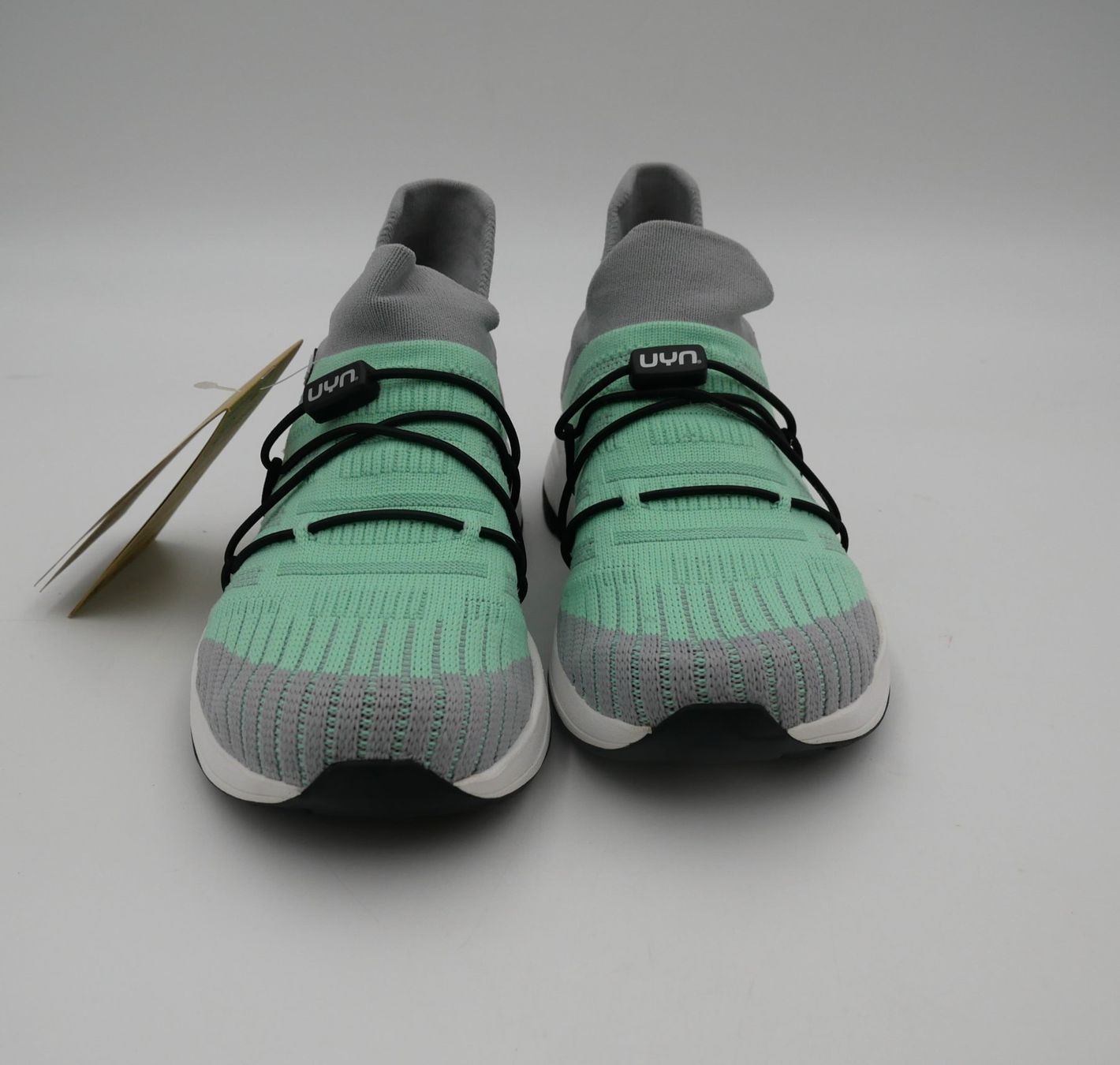UYN Damenschuhe: UYN FREE-FLOW TUNE, MINT/SILVER, GR. 35 – Neu (gemäss Beschreibung) aus Winterthur von Restwert_Winterthur