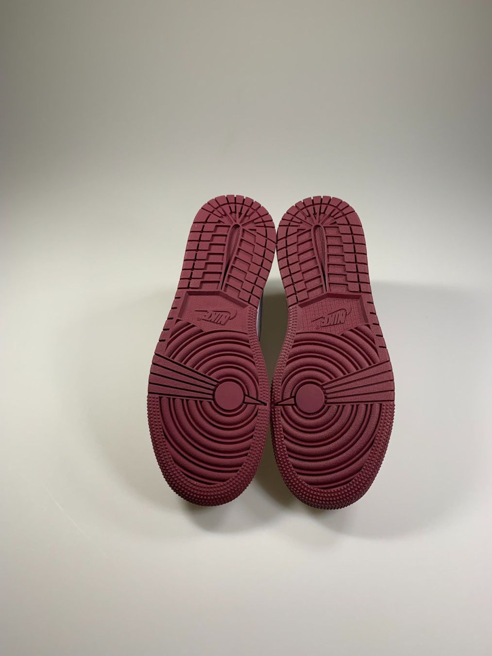 Scarpe da uomo: Jordan 1 Low Bordeaux (GS) – Nuovo e nell'imballaggio originale da Thörishaus venduto da SnkrsVie 2