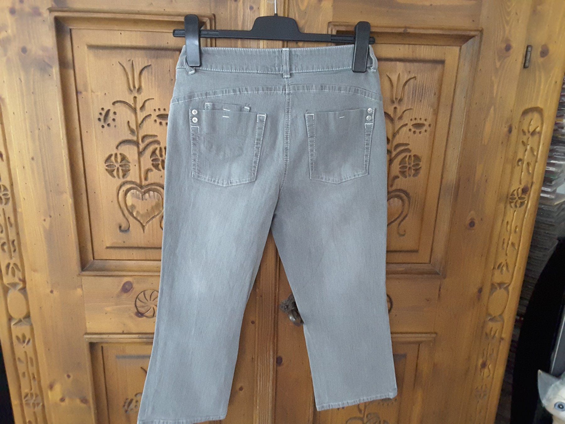 Pantaloni: Damenhosen Gr.36  in 7/8 Länge – Usato da Boppelsen venduto da tigimohrli 2