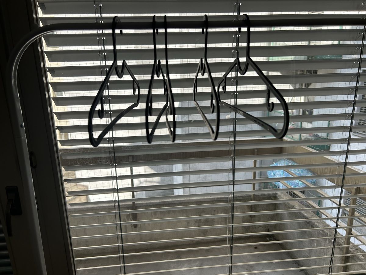 Altri accessori: IKEA Clothes Rack – Usato da Basel venduto da mac_z7c7