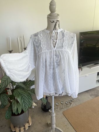 Sommerliche Vero Moda Bluse, weiss, Grösse M, Spitze