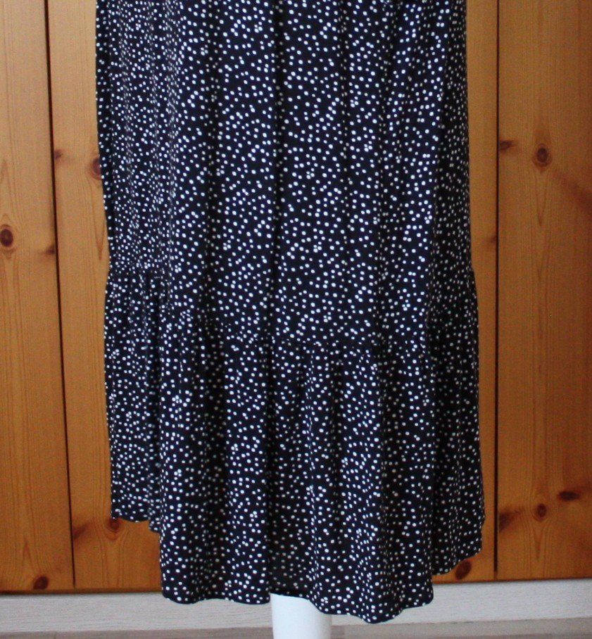 Vestiti: Kleid Kurzarm C + A schwarz - weiss Gr. XL – Usato da Flüelen venduto da Diversicum-Curvy 5